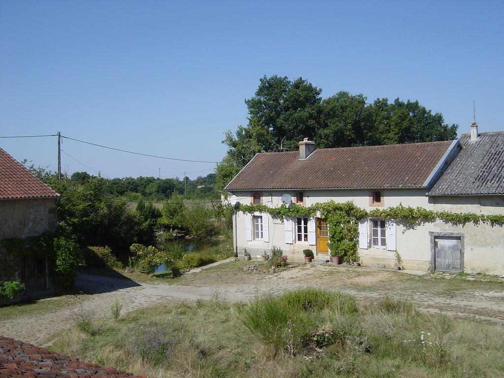 Chez Tartaud Villa Lathus St Remy Luaran gambar