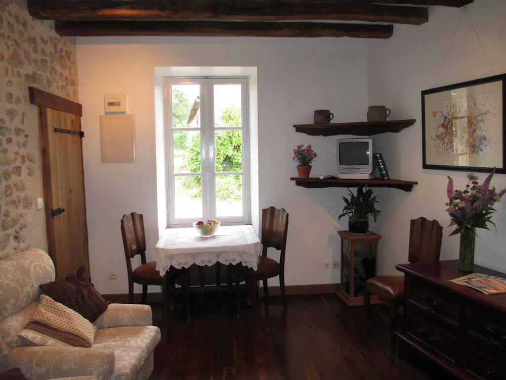 Chez Tartaud Villa Lathus St Remy Luaran gambar